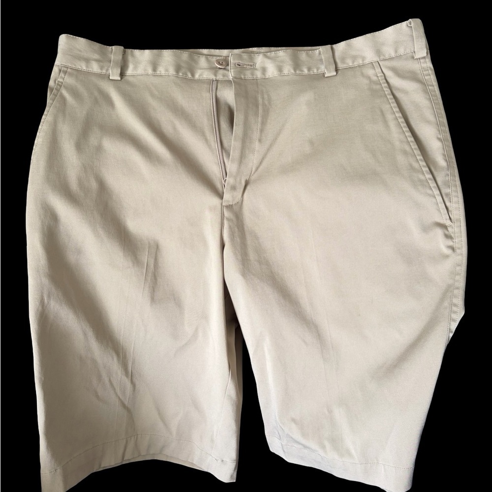 Nike Men’s Flat Front Khaki Stretch Shorts